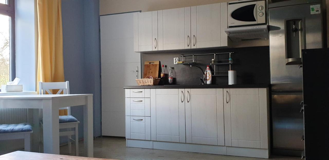 2 Bedrooms House With Enclosed Garden And Wifi At Slezska Ostrava Kültér fotó