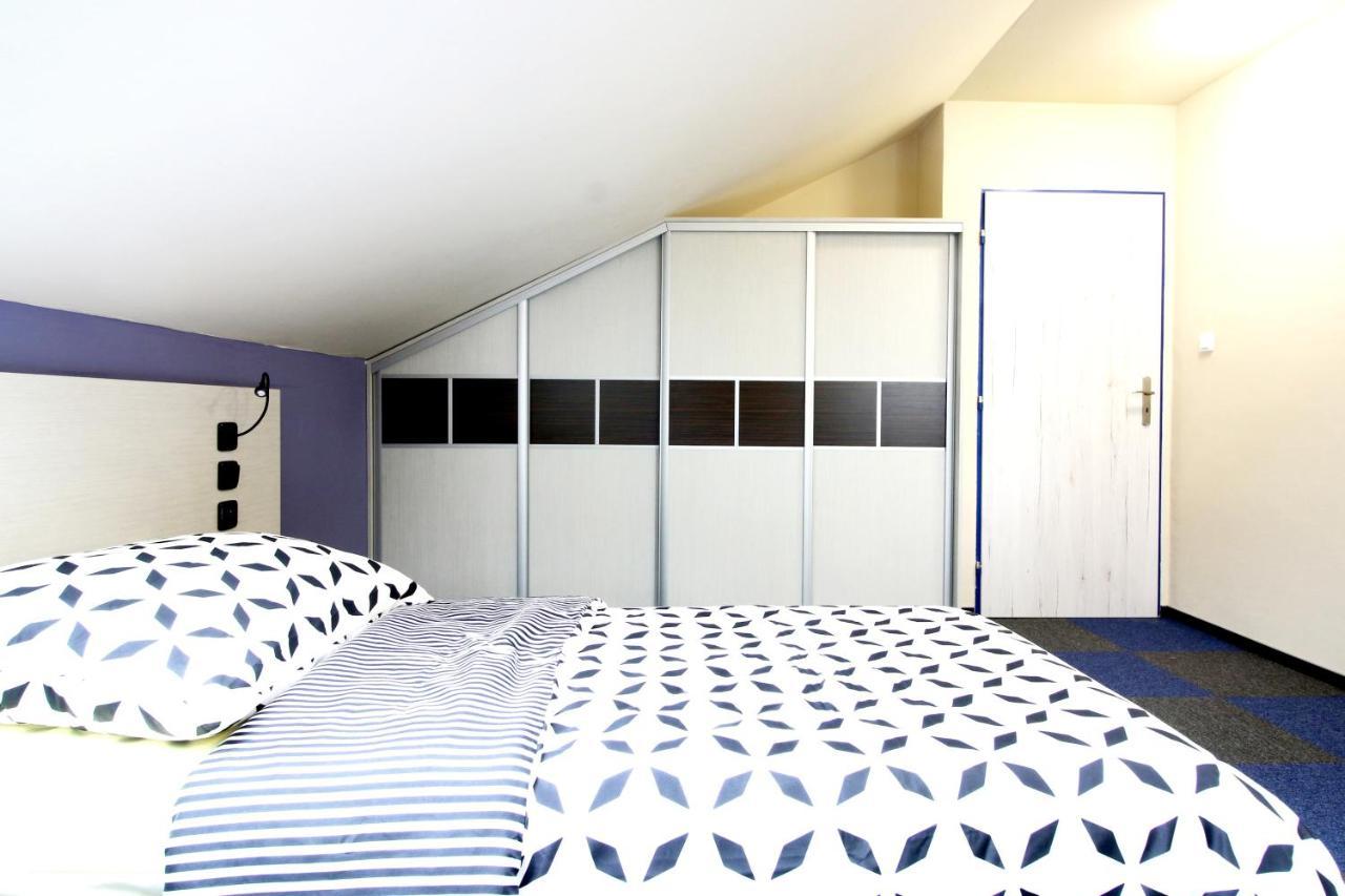 2 Bedrooms House With Enclosed Garden And Wifi At Slezska Ostrava Kültér fotó