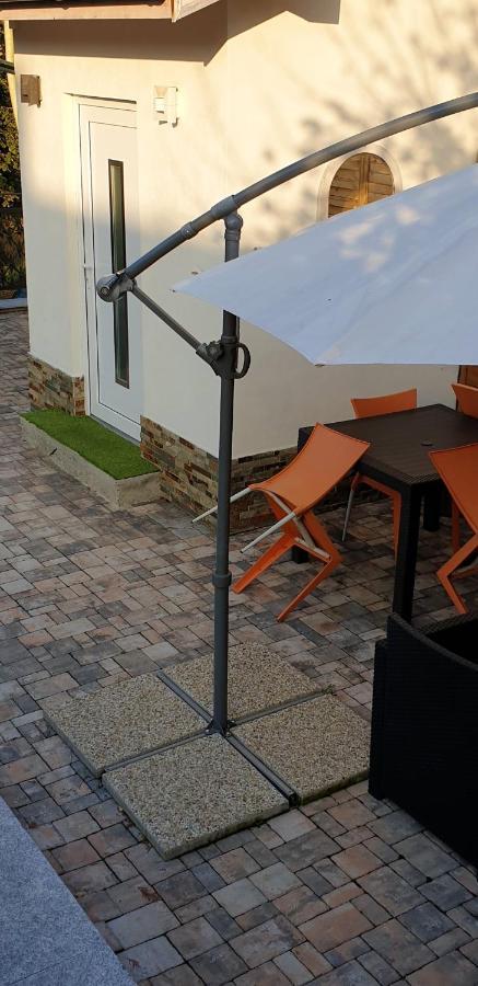 2 Bedrooms House With Enclosed Garden And Wifi At Slezska Ostrava Kültér fotó