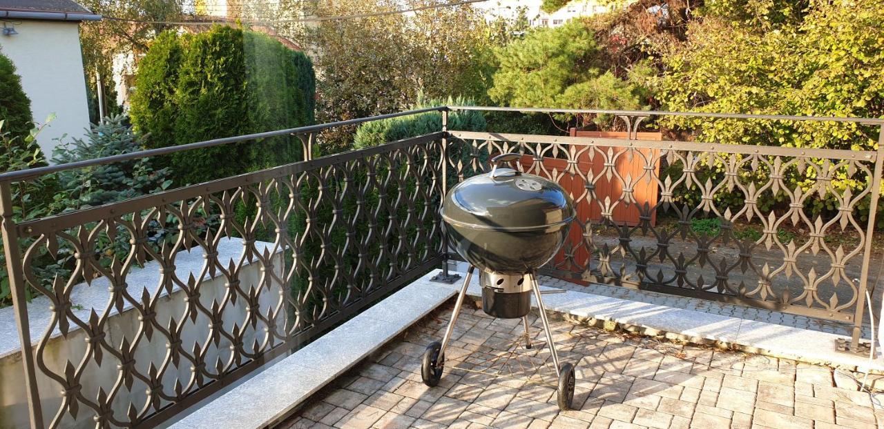 2 Bedrooms House With Enclosed Garden And Wifi At Slezska Ostrava Kültér fotó